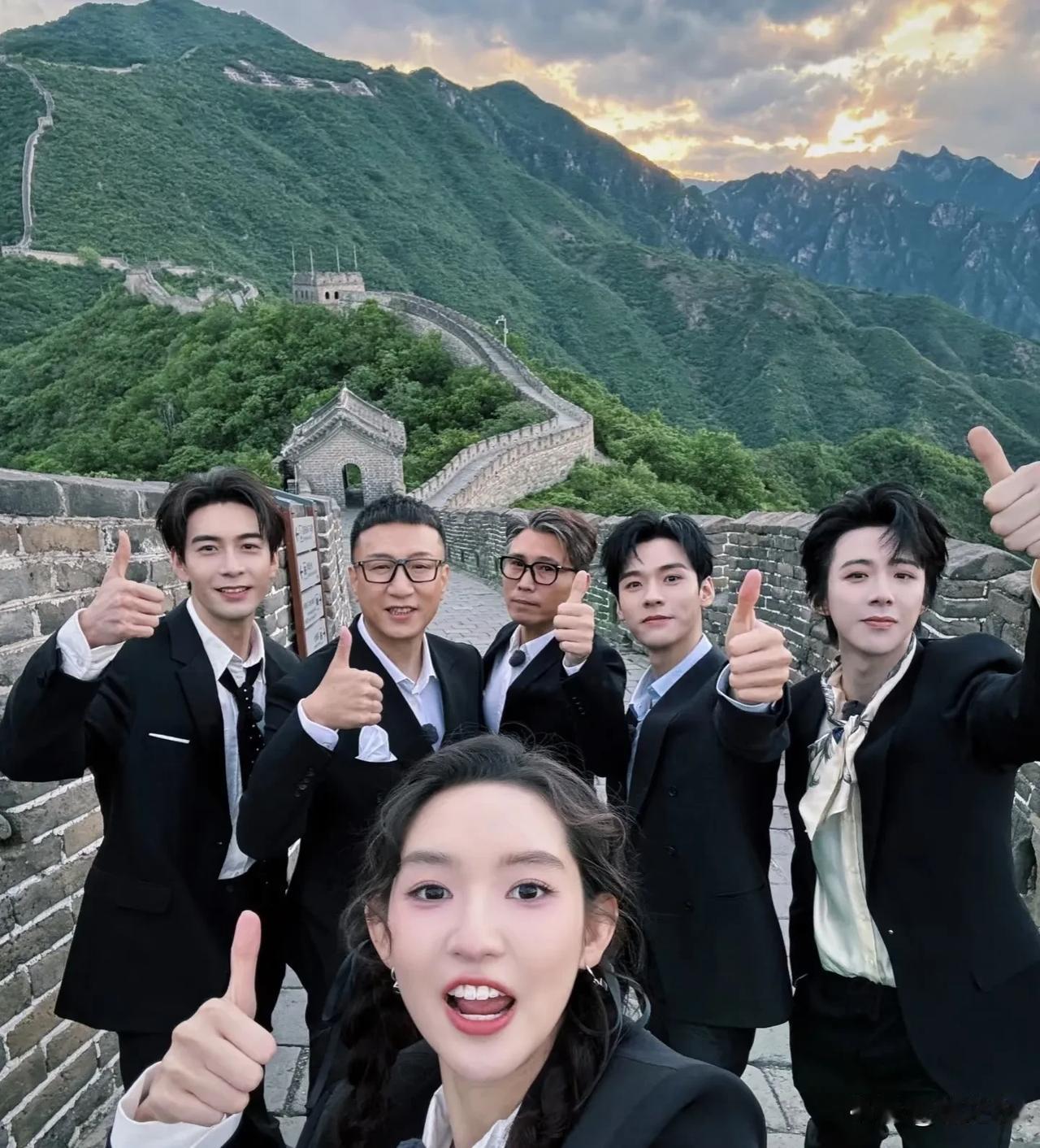 我粉陈星旭五年了，我以前对他一直特别扼腕痛惜，因为他是童星出道，中戏第一，身高长