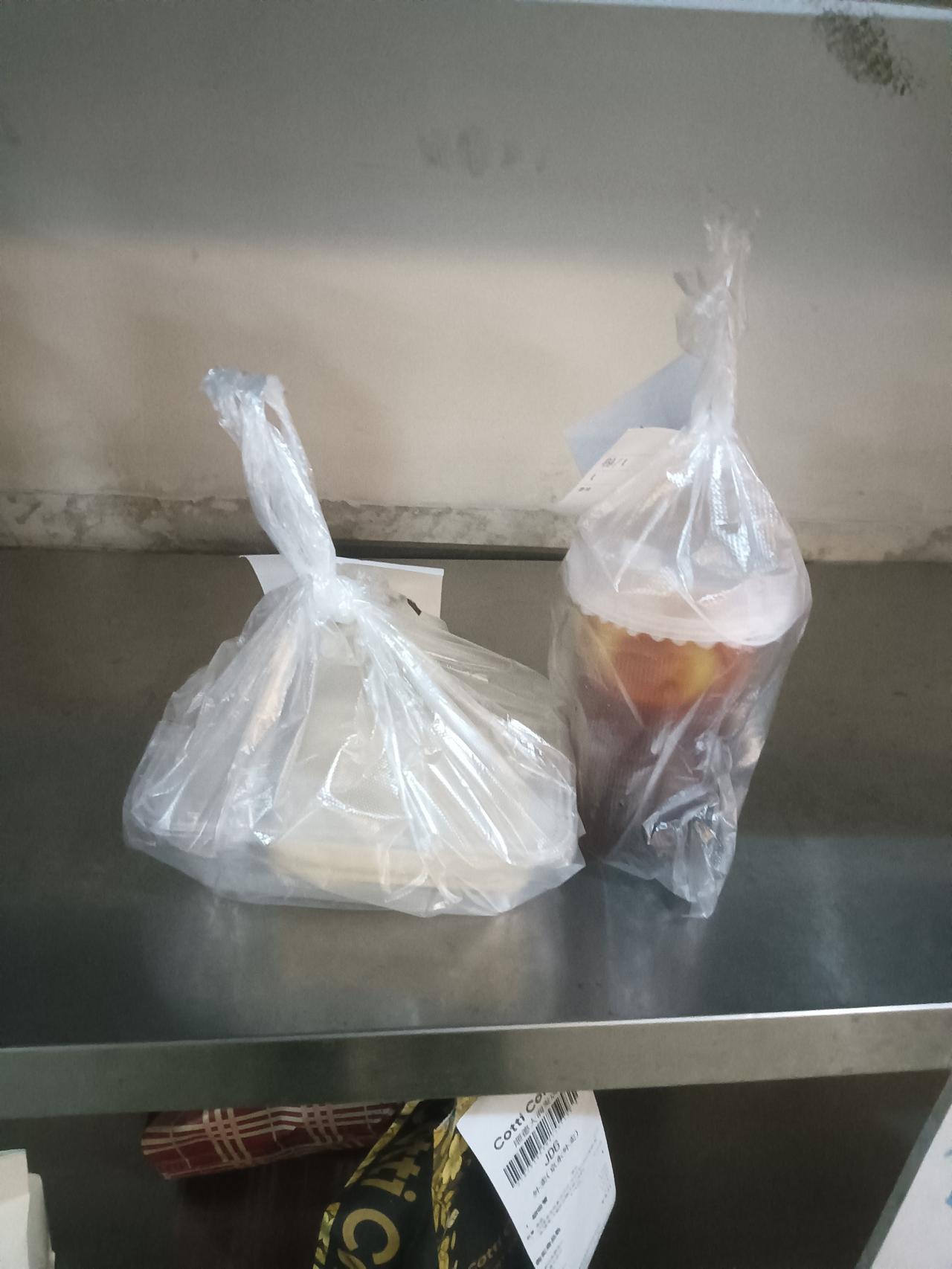 你觉得中年人的压力主要来自哪里中年人的压力，来自哪里，这的确是一个好问题。最直接