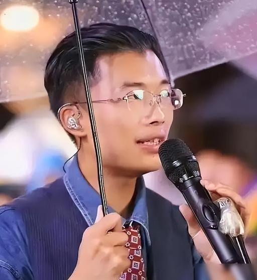 [啤酒]2024年，郭有才4个月挣了8000万。一年前，他还在菏泽南站，每天赚够