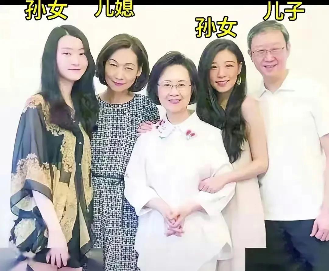 琼瑶1个亲子3个继子女，她去世只立遗书没有遗嘱遗产分配，遗产争夺大战硝烟弥漫产！