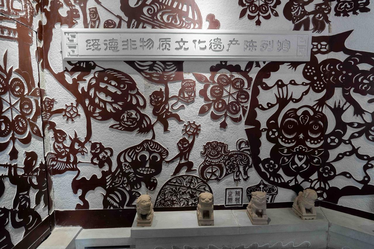 🌾在绥德，遇见非遗传承人
在绥德县非遗陈列馆，遇到五位非遗大师——石雕的薛师傅