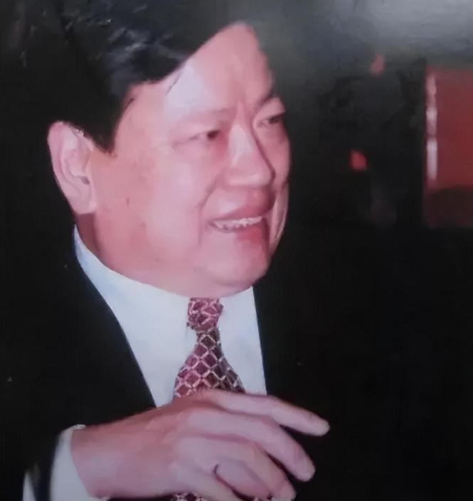 2003年新飞冰箱生产线大火，员工不等消防车进来就冲进厂房，不顾自身安危迅速灭火