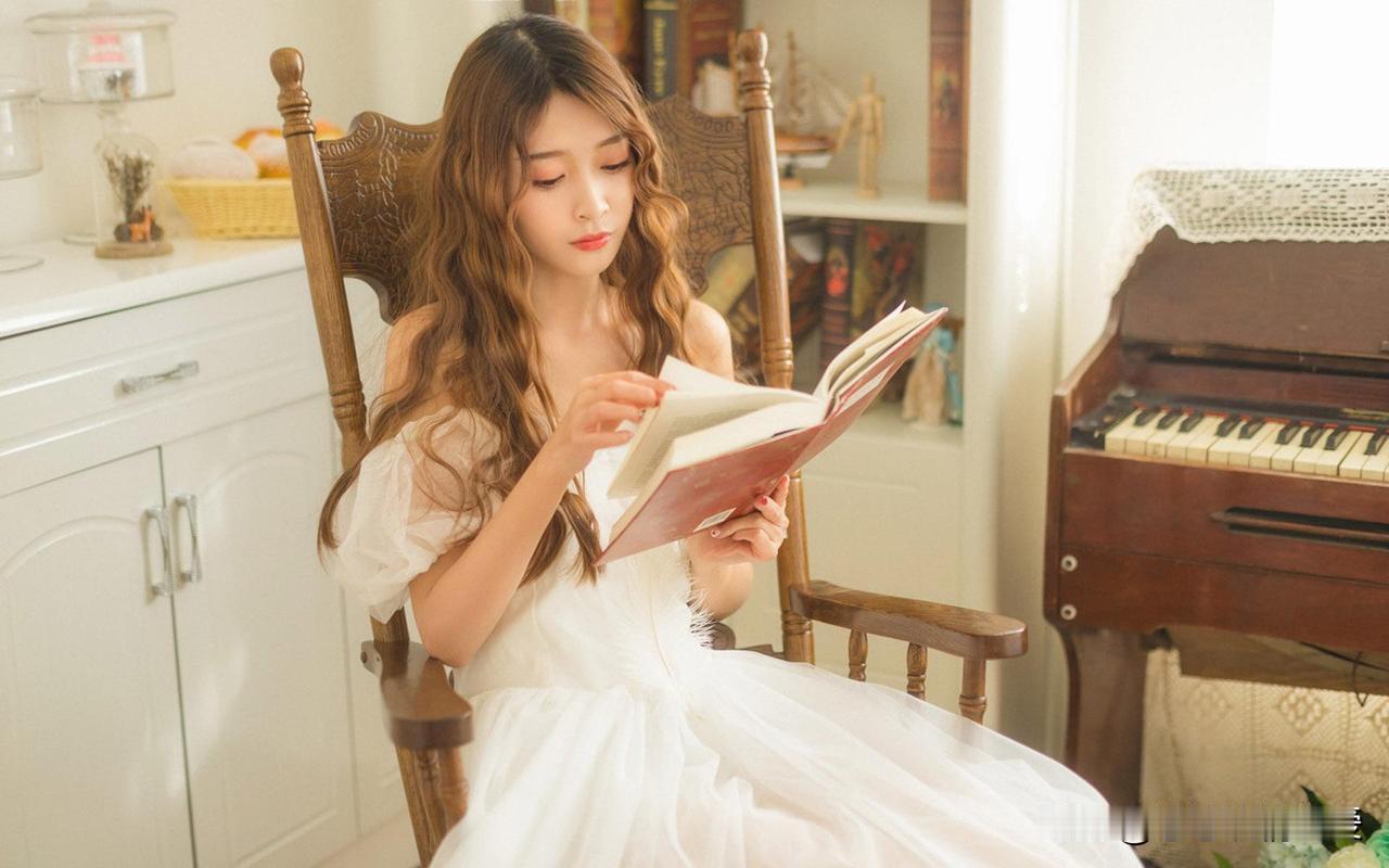 李莉娘家老房子拆迁，得到补偿款500万，老妈分给李莉200万，留给弟弟200万，