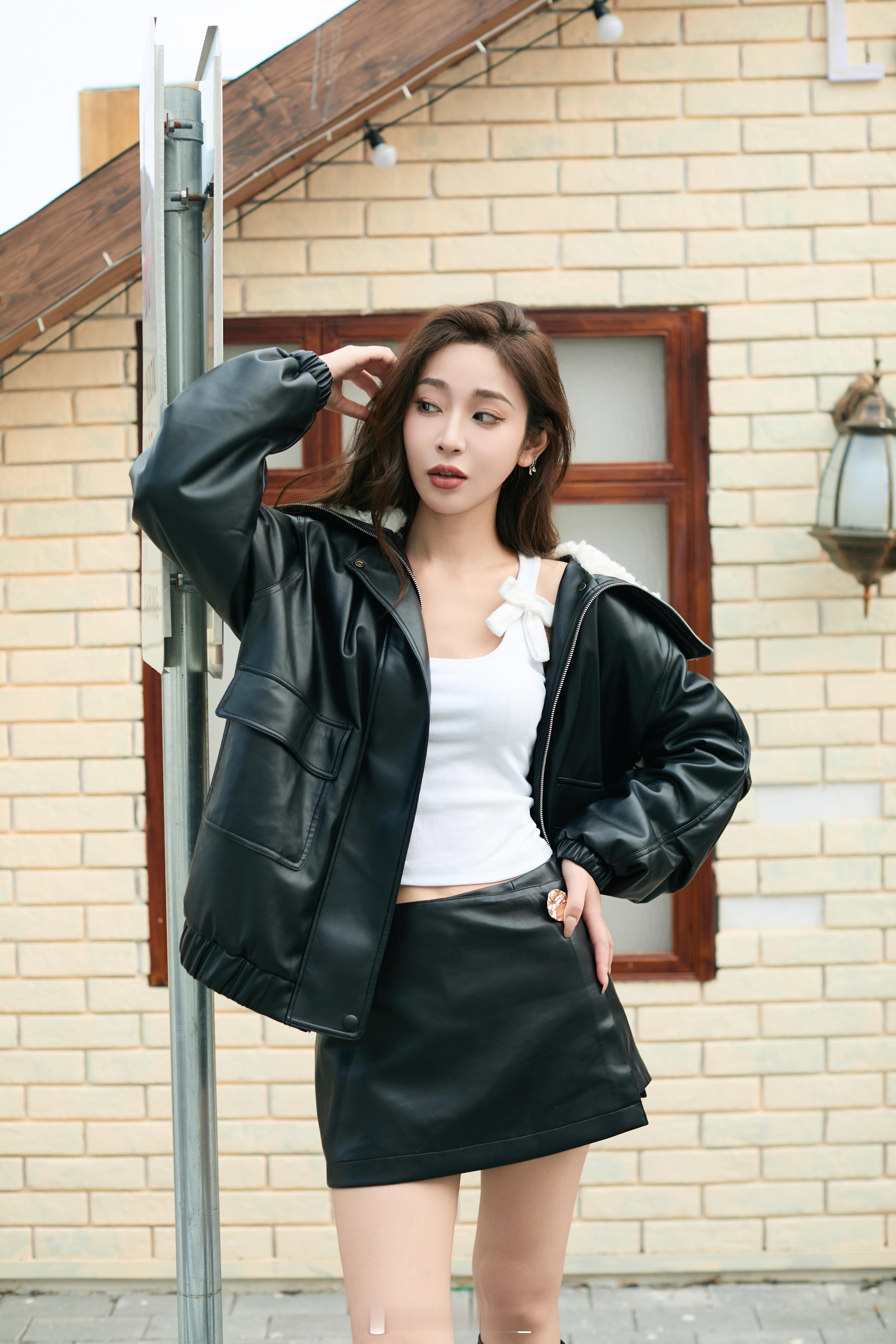 𝙔𝙤𝙡𝙖‘𝙨 𝙤𝙤𝙩𝙙 我的冬日穿搭look📔最爱的皮衣战衣