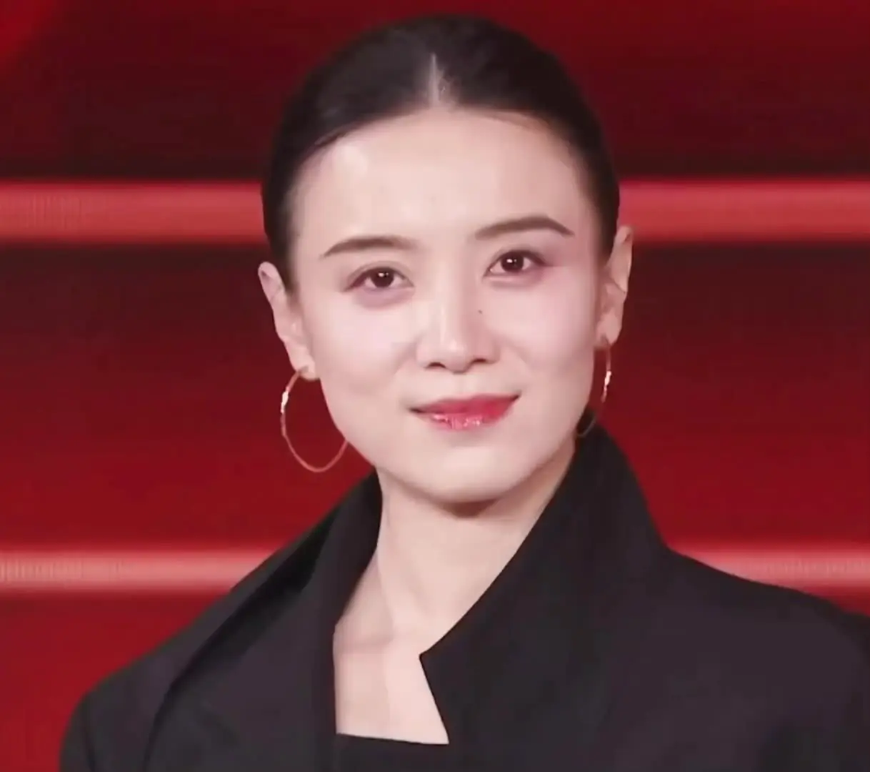姐这长相真大气啊！ 美得我一愣一愣的😳典型的东方美人啊！