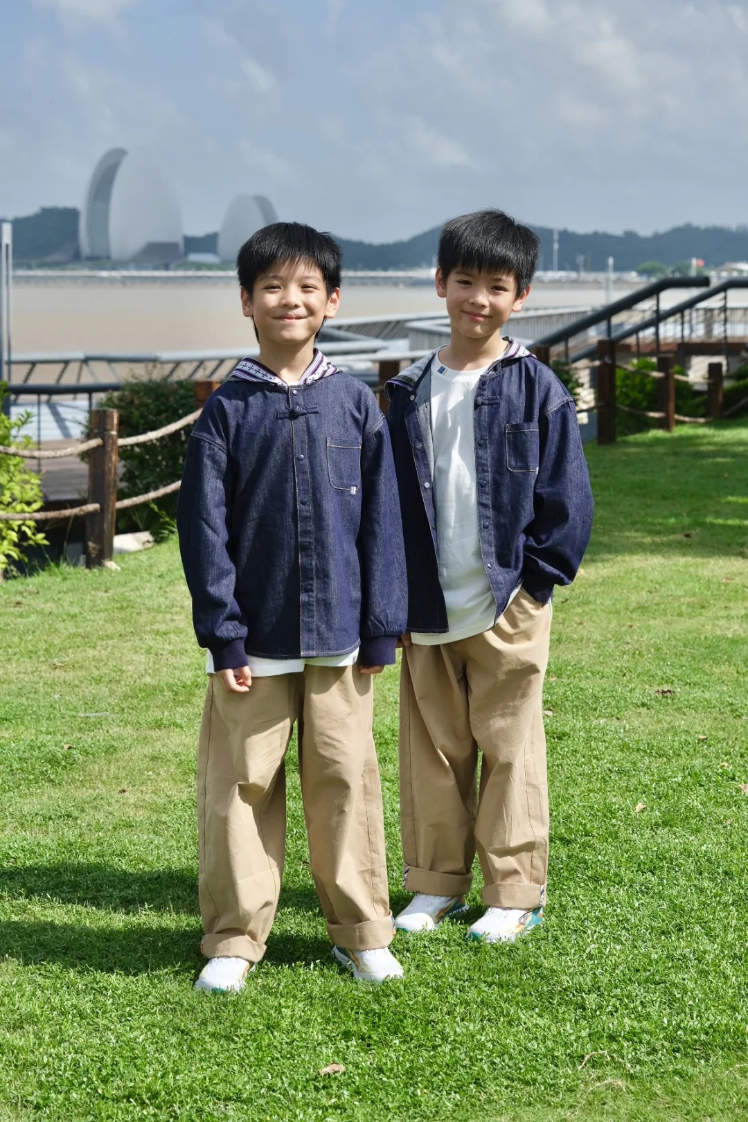 今天是阳光的民族风小孩哥🌈