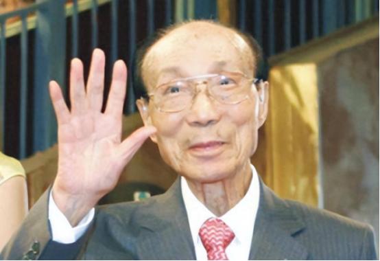 2014年，邵逸夫去世，意外的是，原配的四个儿女无人愿意接手200亿遗产。3年后