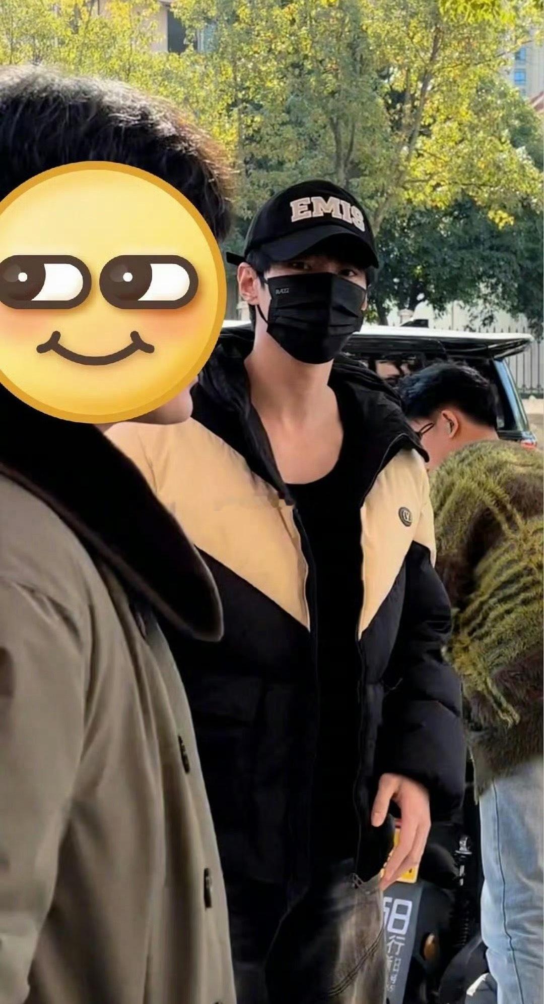 何与 包上恩窈窈有期围读路透，静候开机 