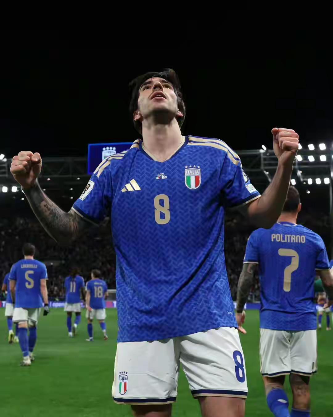 【男模队闯过第一关，意大利2-0北爱】上半时闷平，下半时意大利队终于打开僵局，吹