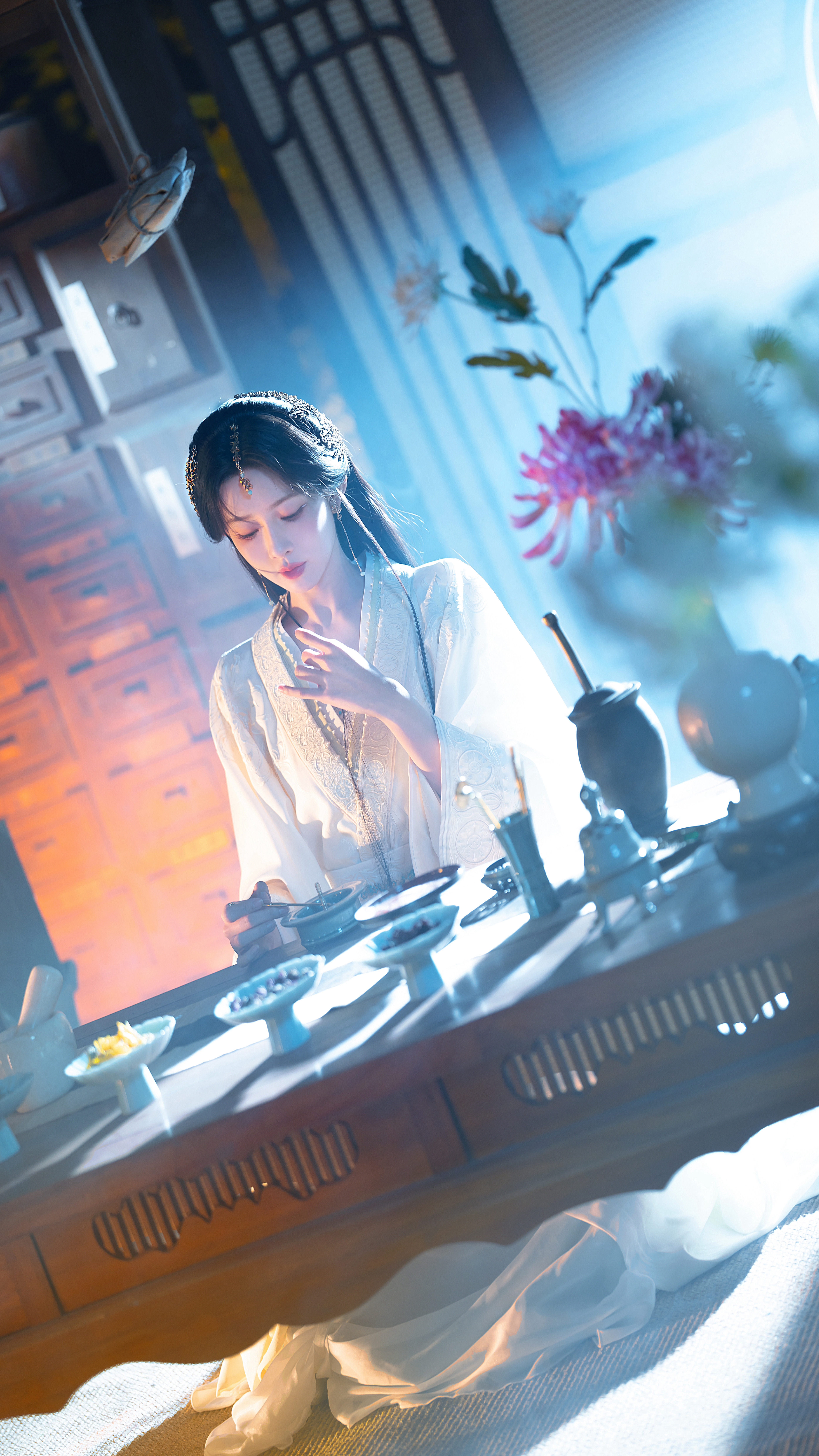 百花杀 我的评分：孟子义百花杀又出神图了 氛围感绝了，看她站在那儿我就觉得她已经