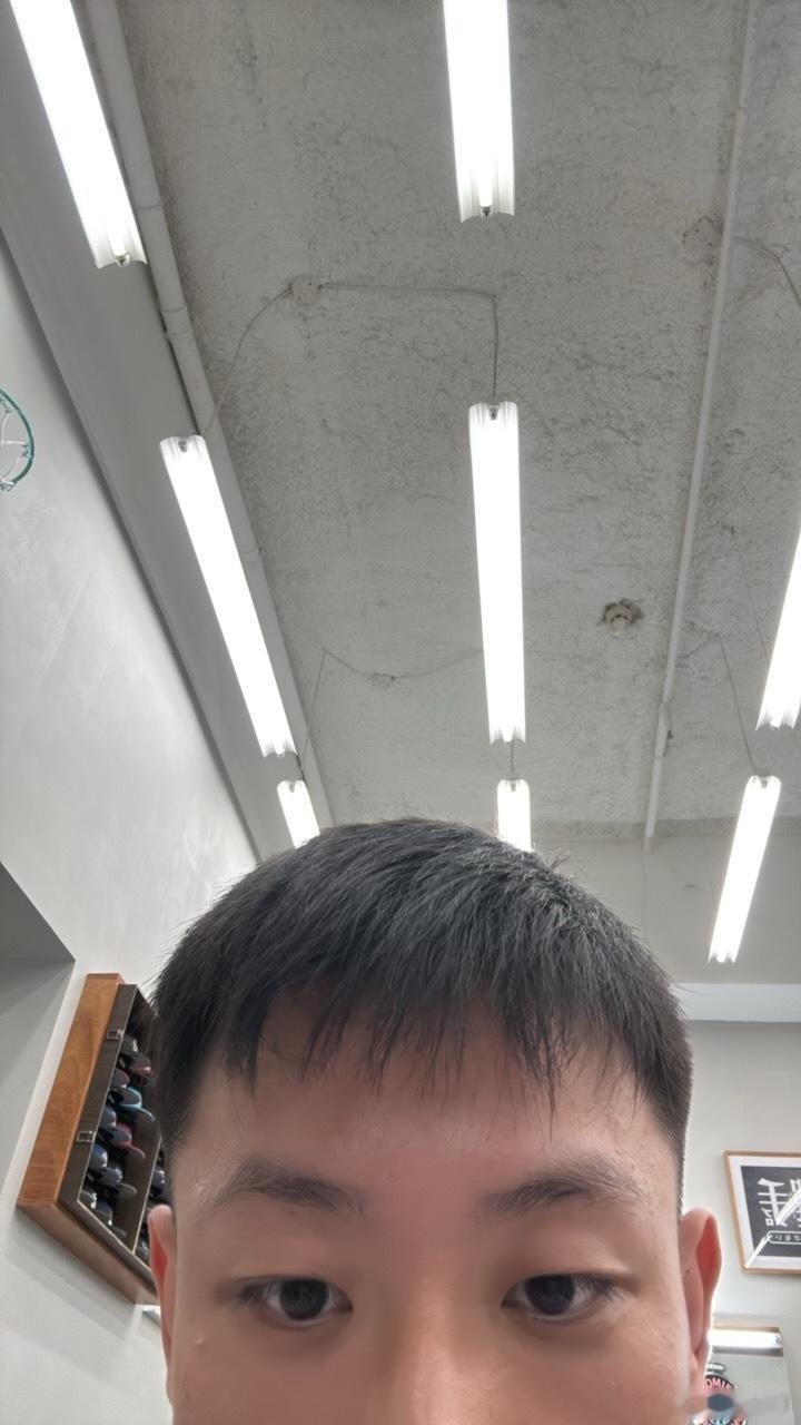 有点像罗子君 