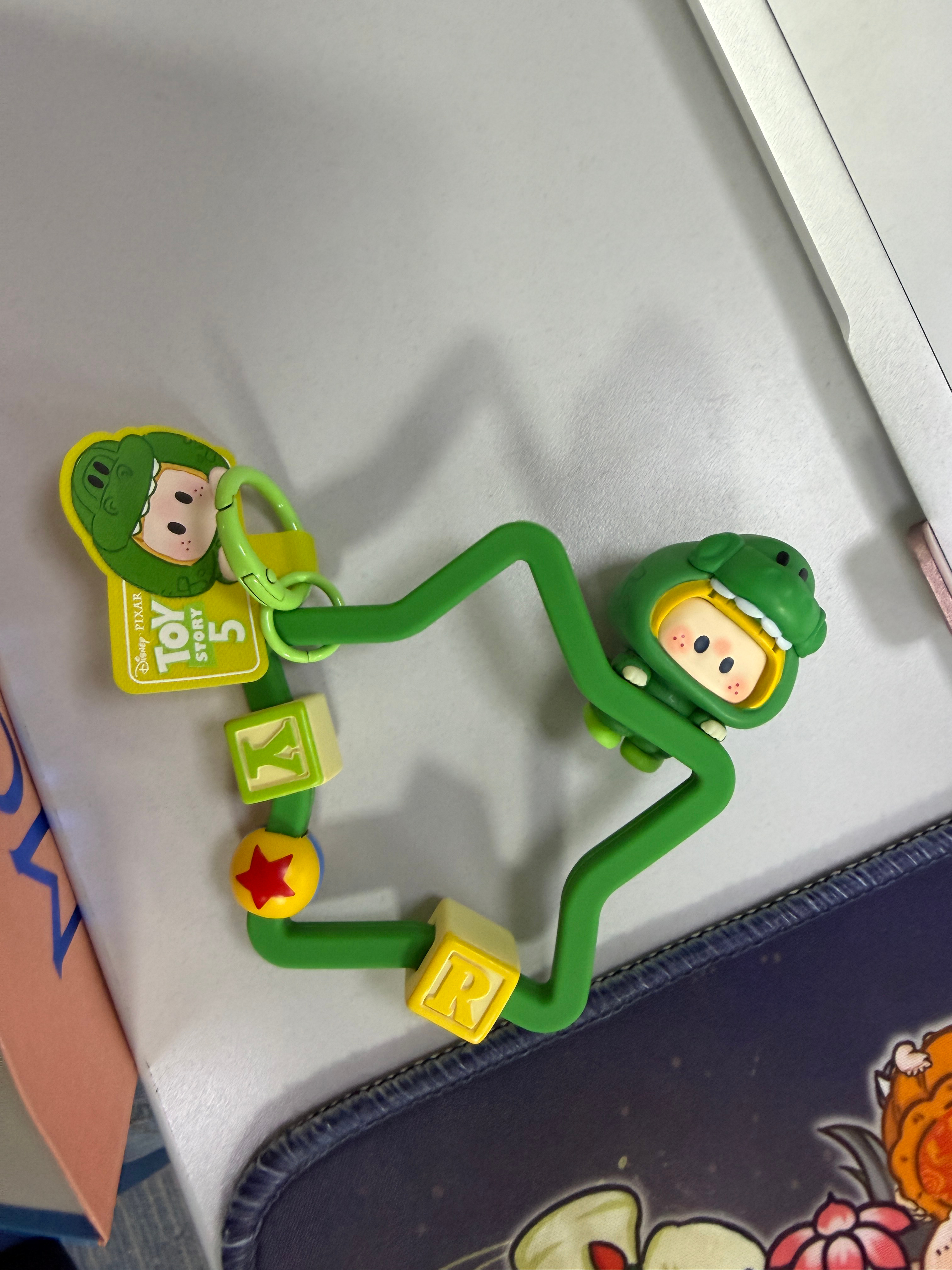 我姐给我抽到了抱抱龙，也挺可爱的