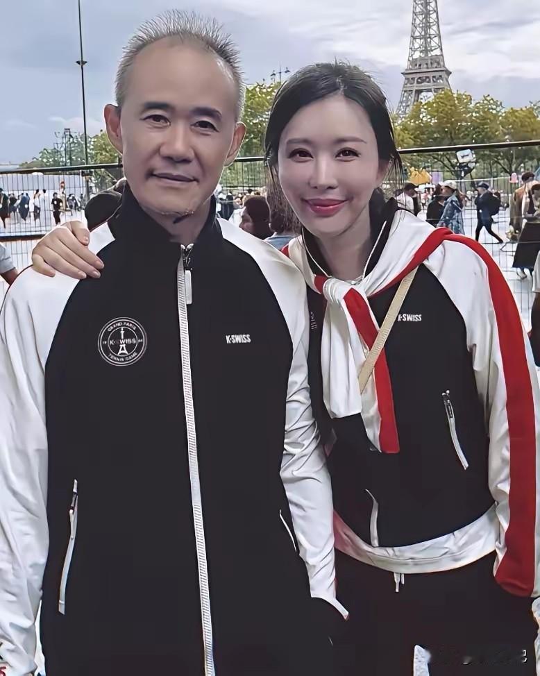 别羡慕王石了。
咱们根本做不到。
不是做不到娶个年轻三十岁的，
是做不到把一段所