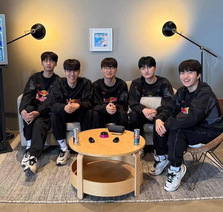 合照🈶2025lck2025lck转会期英雄联盟