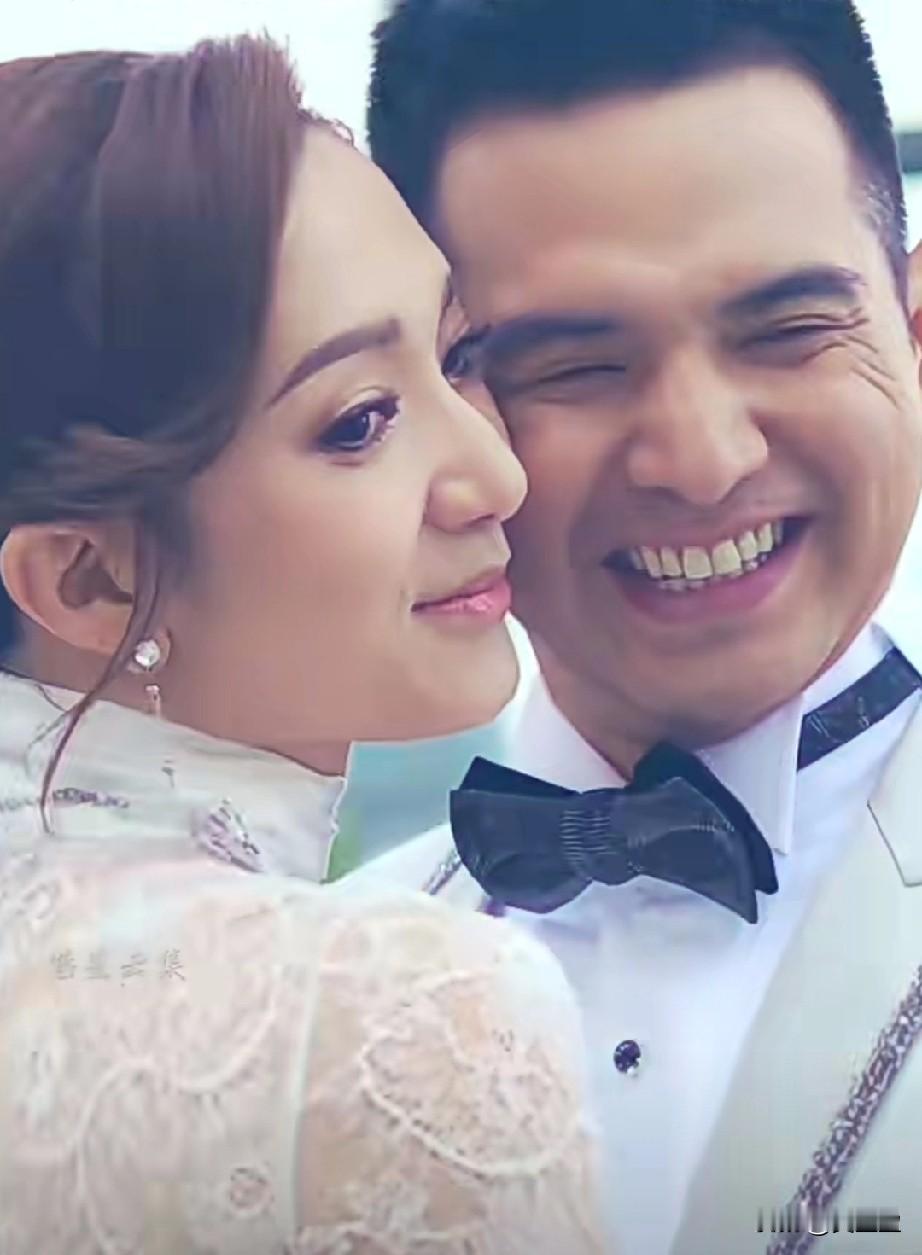 王君馨与丈夫Daniel Chang相识于大学时期，两人爱情长跑十二年后于201