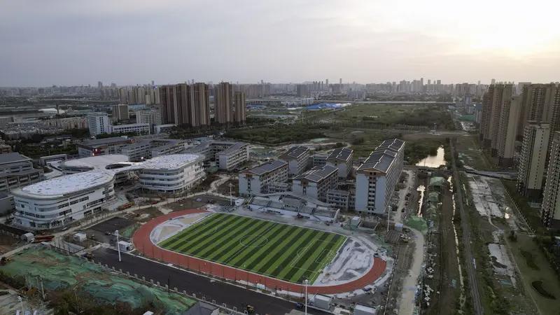 6月11日，合肥市教育局官宣了一则重磅消息，就像一颗“教育炸弹”在城市里炸开——