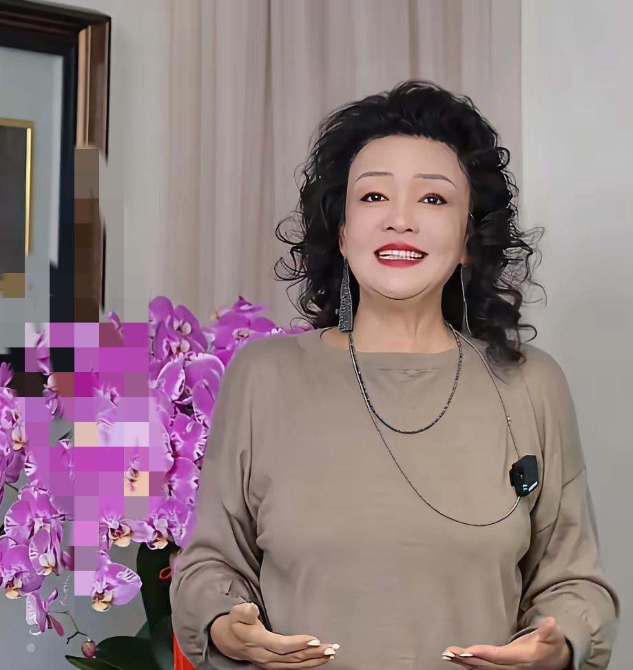 褪去外界所有争议与喧嚣，张兰谈及孙辈的一番真心话，温柔又戳破无数网友的心房，尽显