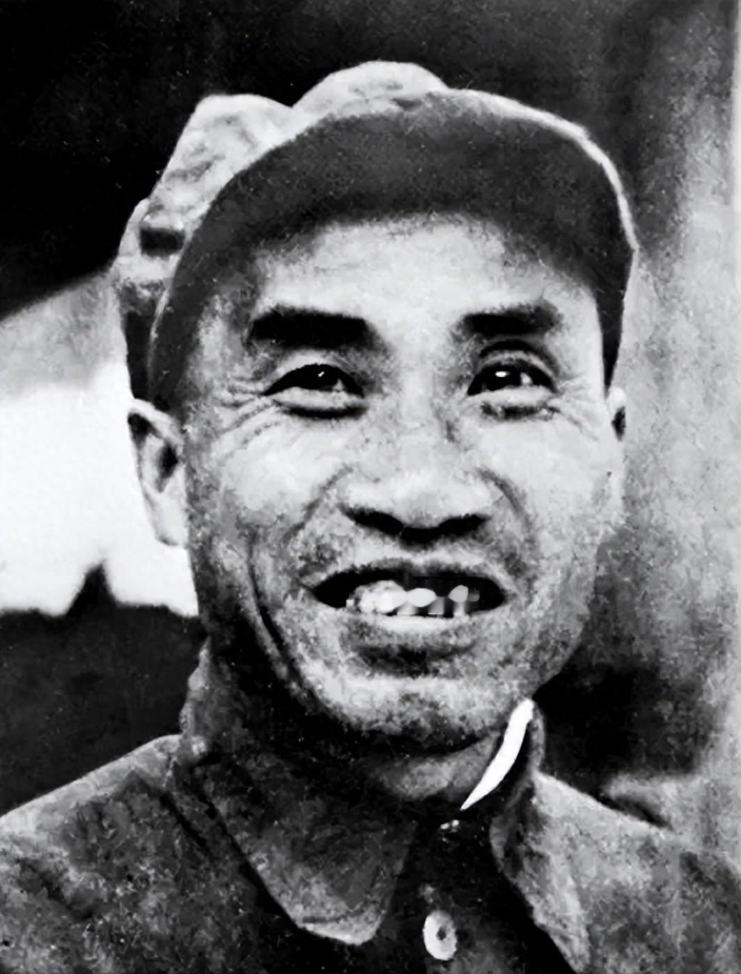 粟裕大声埋怨朱德：部队东奔西跑，搞啥这是，朱德：坐下来喝杯水
“1929年2月8