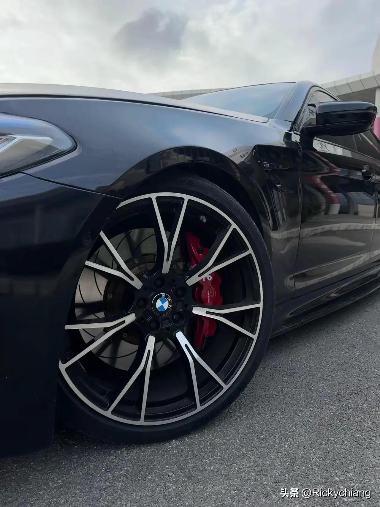 欧洲要求中国电车进入的条件就是本土建厂并技术转让。马克龙邀请中国参加G7会议，中