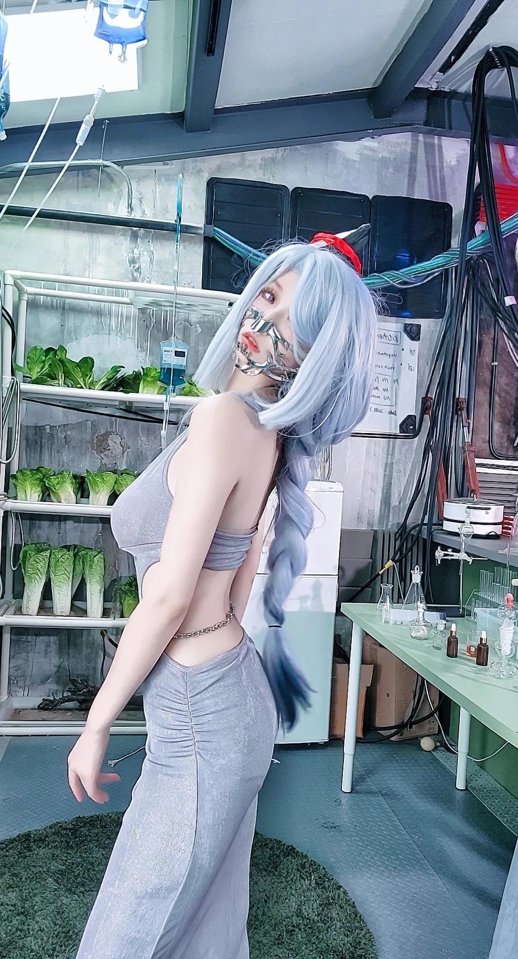 小姨已经开启行走模式!  