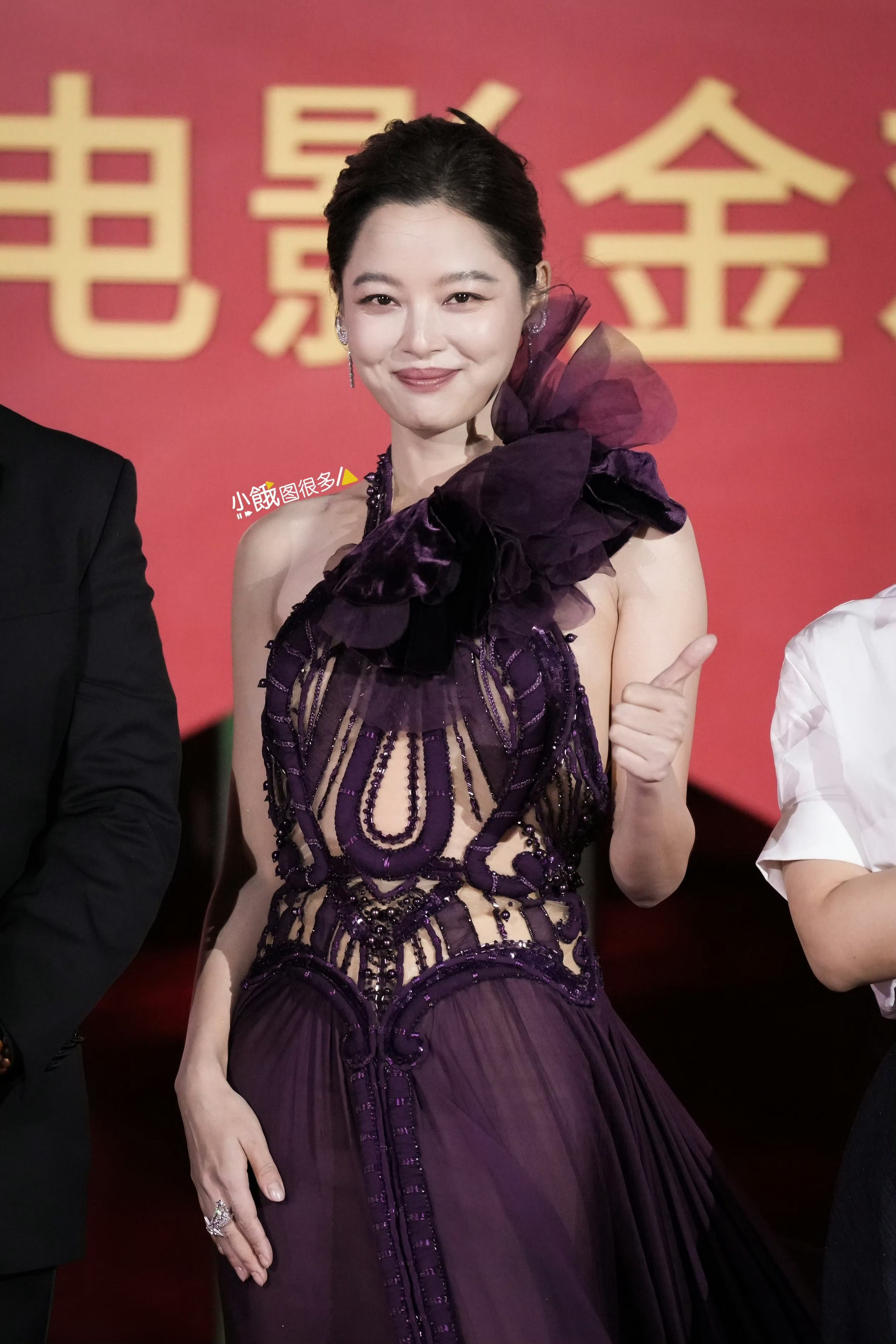 辛芷蕾新片演黄柳霜 辛芷蕾新片饰演好莱坞华裔女演员黄柳霜。辛芷蕾之前出席颁奖典礼