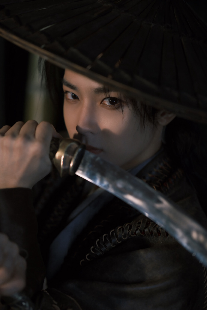 侯明昊《碧雪婵》杨无间定妆照，就这个古早武侠味爽！ 