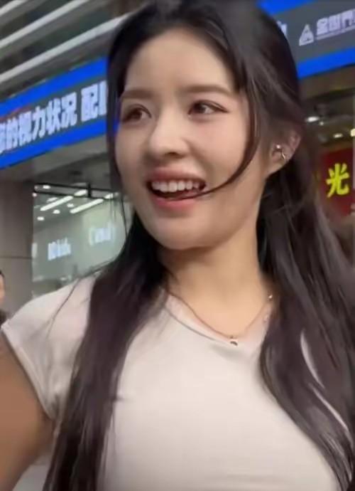 引擎盖上拖行百米，

丈夫重伤二级，

这算不算正当防卫？

重庆江津去年夏天出