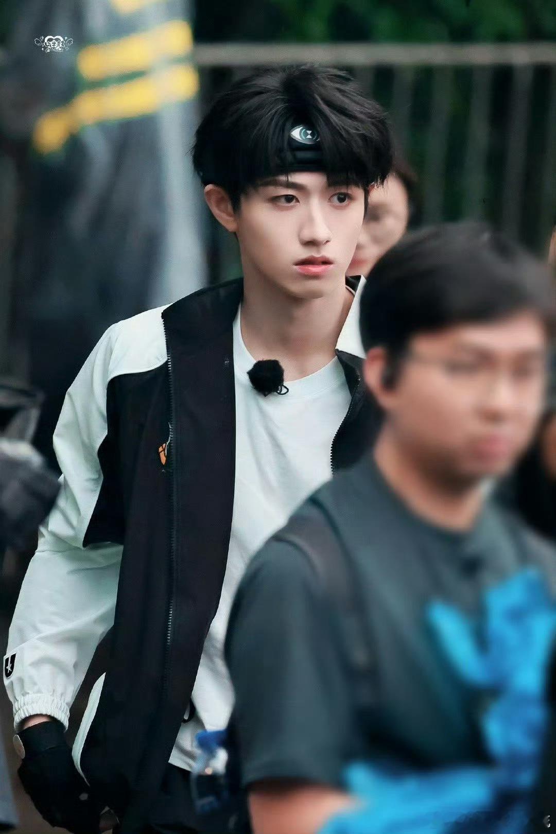 TOP登陆少年组合[超话]登陆少年全员加速中录制路透 登陆少年全员加速中录制路透