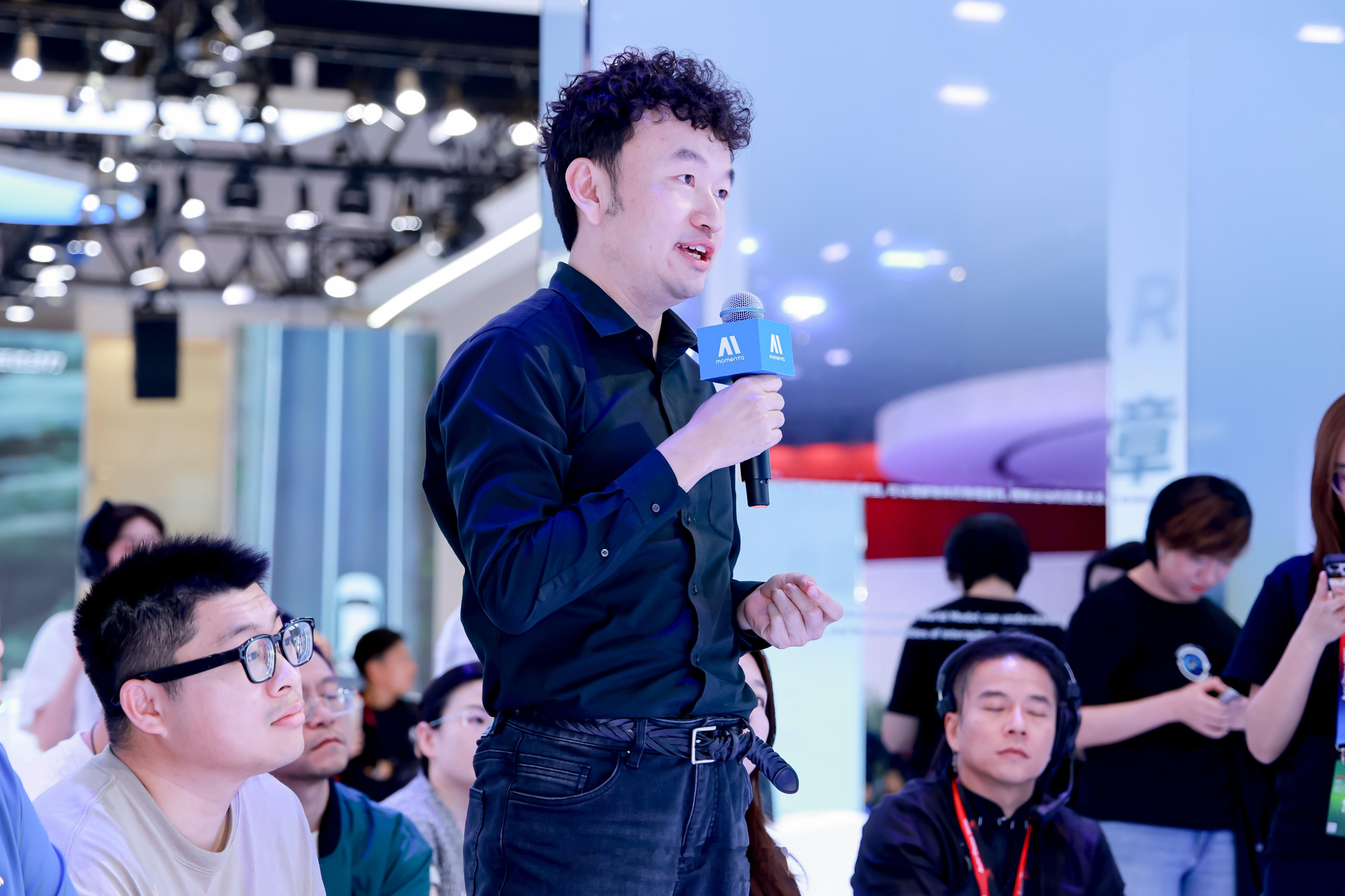 【Momenta：AI开始理解物理世界】 ——2026年北京车展联合讨论会速记摘