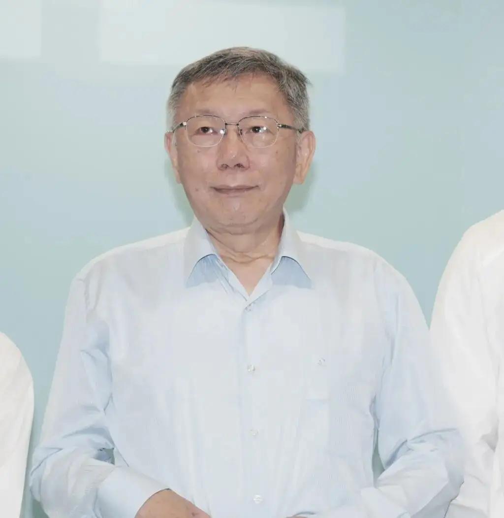 别看台湾那些党派天天斗个不停，但是只要一碰到大陆，立马就抱成一团。
 
了解台湾