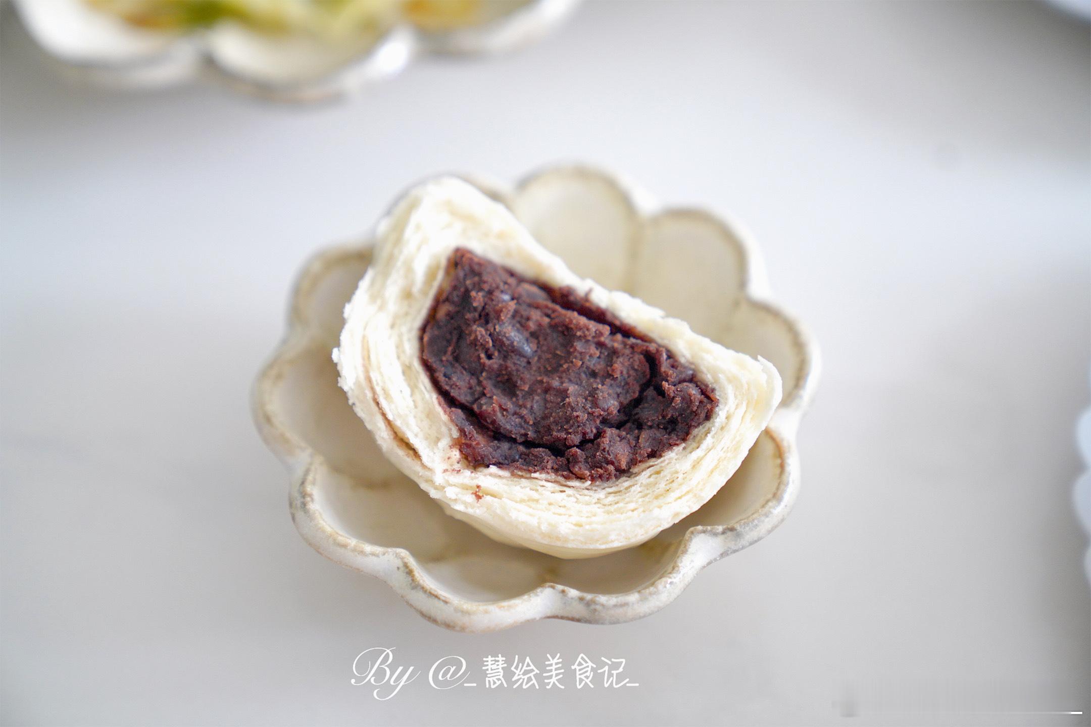 家常晚饭~茄子烧肉、素炒卷心菜、豆包、绿豆小米粥、西瓜🍉我的美食日记