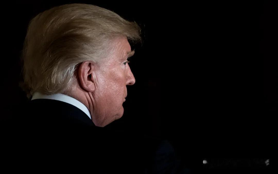 果然够牛，特朗普说：我不需要国际法。
在接受《纽约时报》采访时，特朗普说，他的“