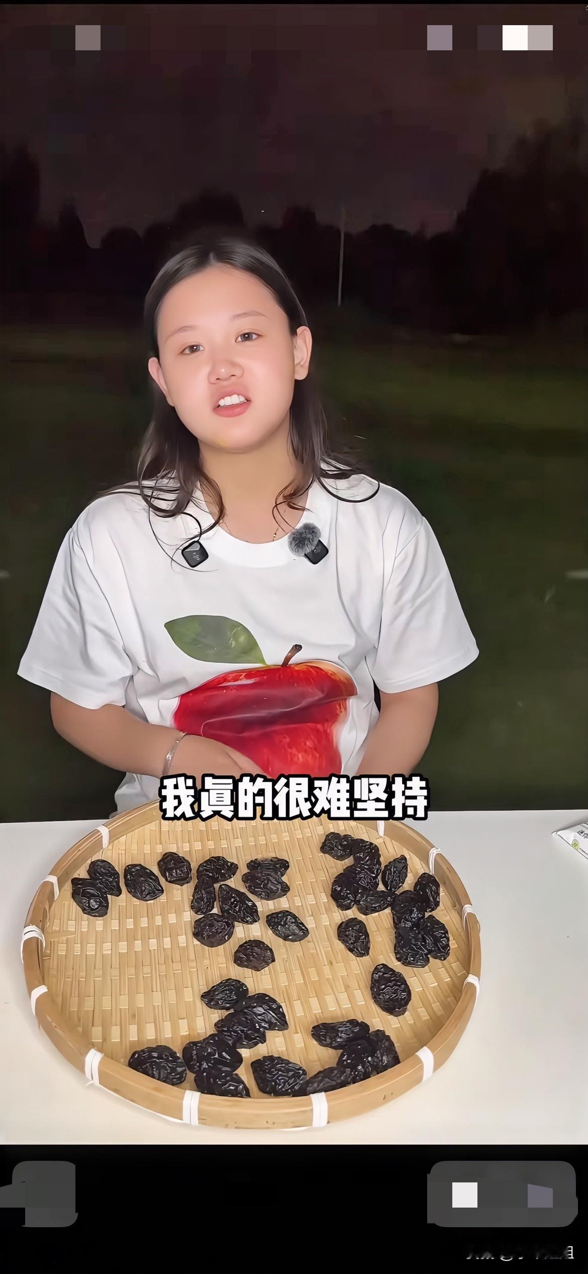 这个小姑娘张家齐说，就是洗个盘子，端个碗，扫扫地，都不愿意进体制内！很多人挤破脑