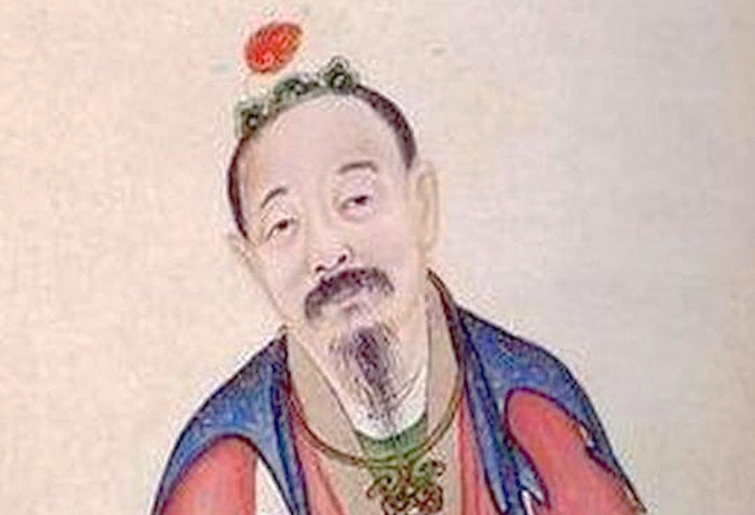 汉朝，一个40多岁的监狱长巡视牢房，相中了两个体态丰盈，乳房足够大的年轻女囚。连