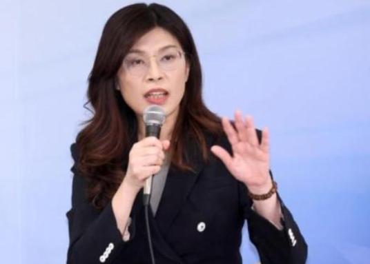 郑丽文传来新的消息！
8月23日，国民党主席郑丽文发文表示，今天是823炮战68