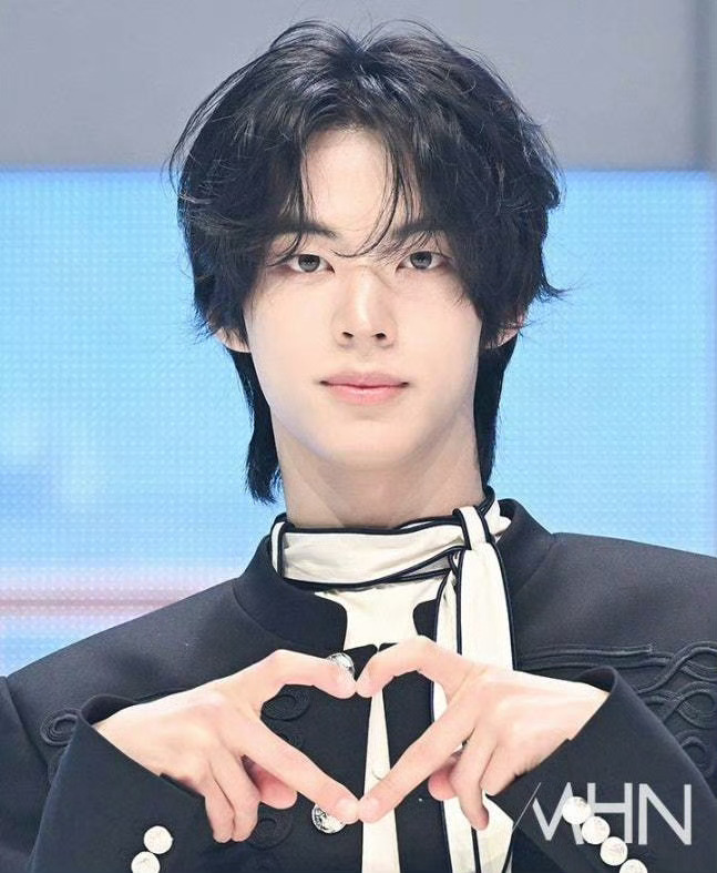 TWS回归新歌TWS回归新歌YouYou TWS今日出席迷你五辑《NO TRAG