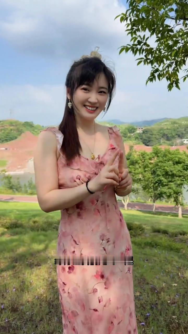 茫茫人海遇见了你，缘分让我们走到一起。你说那是我们的前世，都把彼此放在了心里。