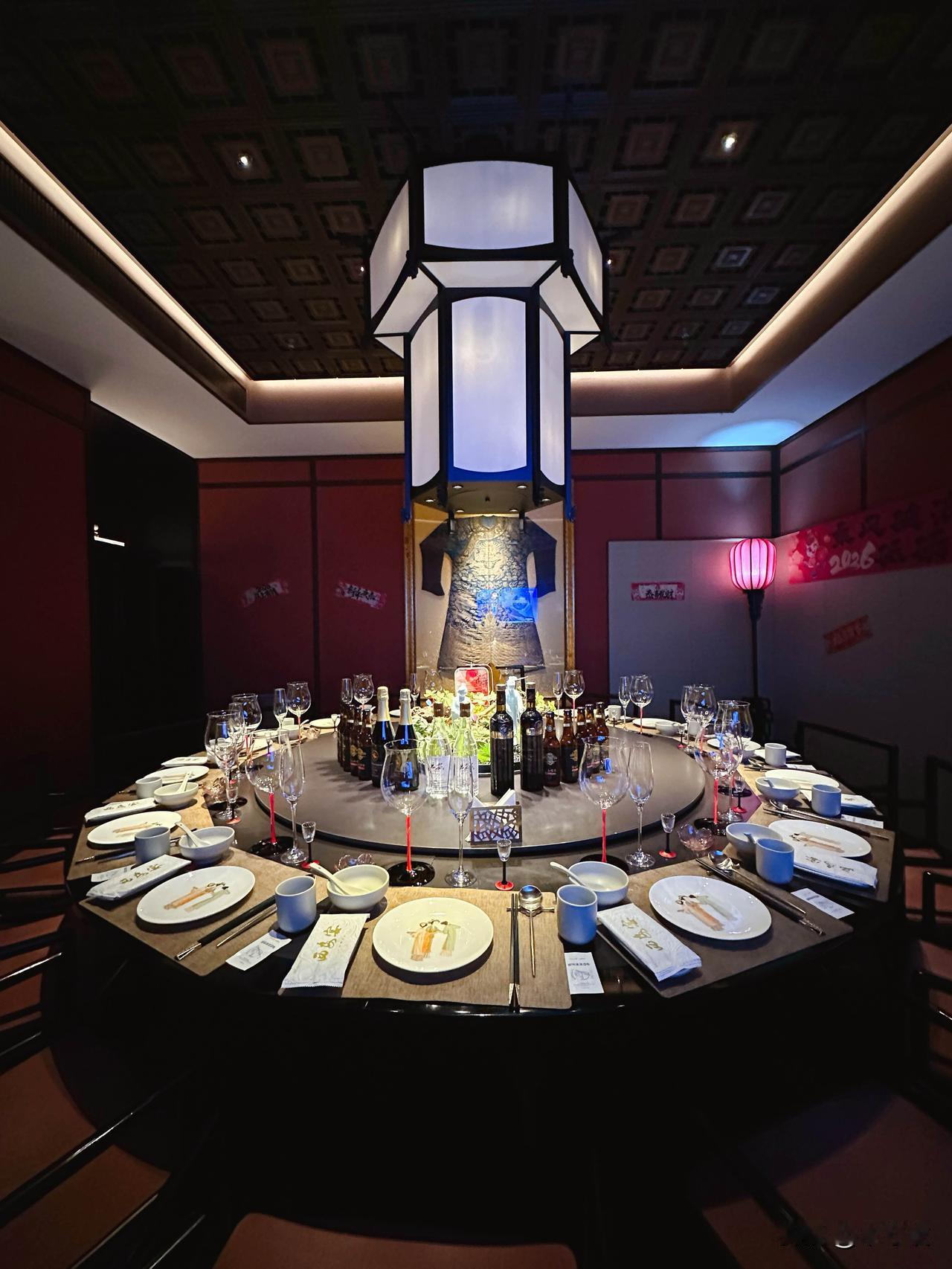 西影厂里的👉西安宴·陕府菜
私密包间➕花园露台
商务宴请朋友聚餐高级感精准拿捏