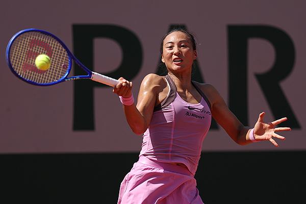 郑钦文首次法网首轮吞蛋
 
5月25日，2026年法国网球公开赛女单首轮较量中，