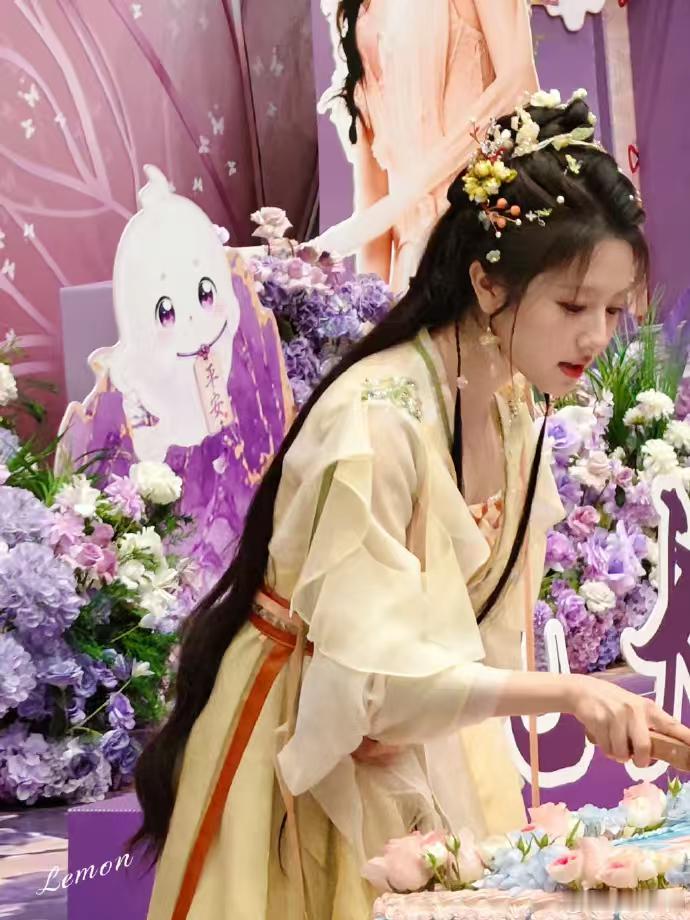 李兰迪千夜奇谭开机状态李兰迪千夜奇谭美成啥了 千夜奇谭开机路透看了没？李兰迪那个