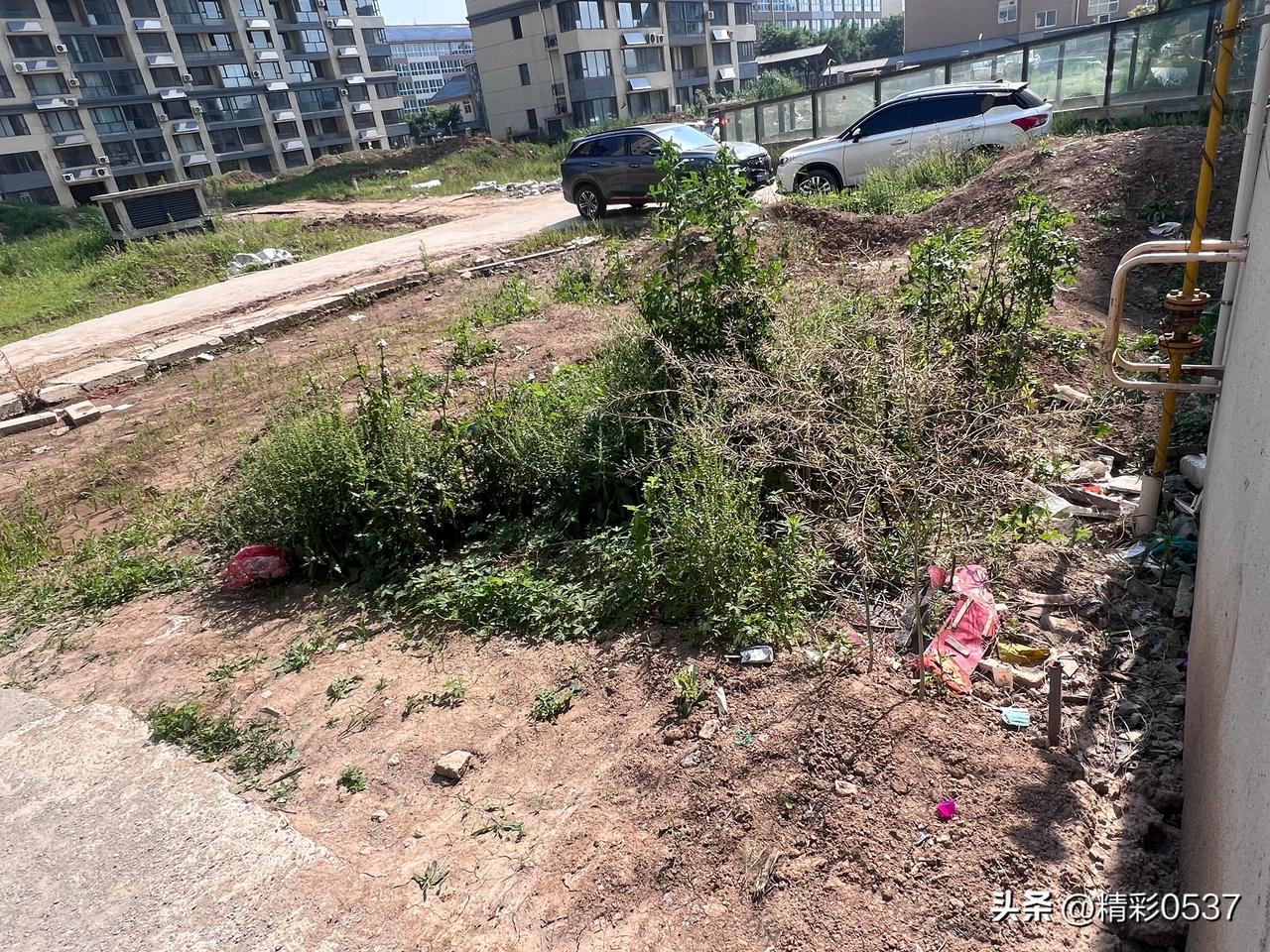 【金乡玺琅府配套停工 监管处置待提速】据闪电新闻客户端问政平台消息，济宁金乡县玺