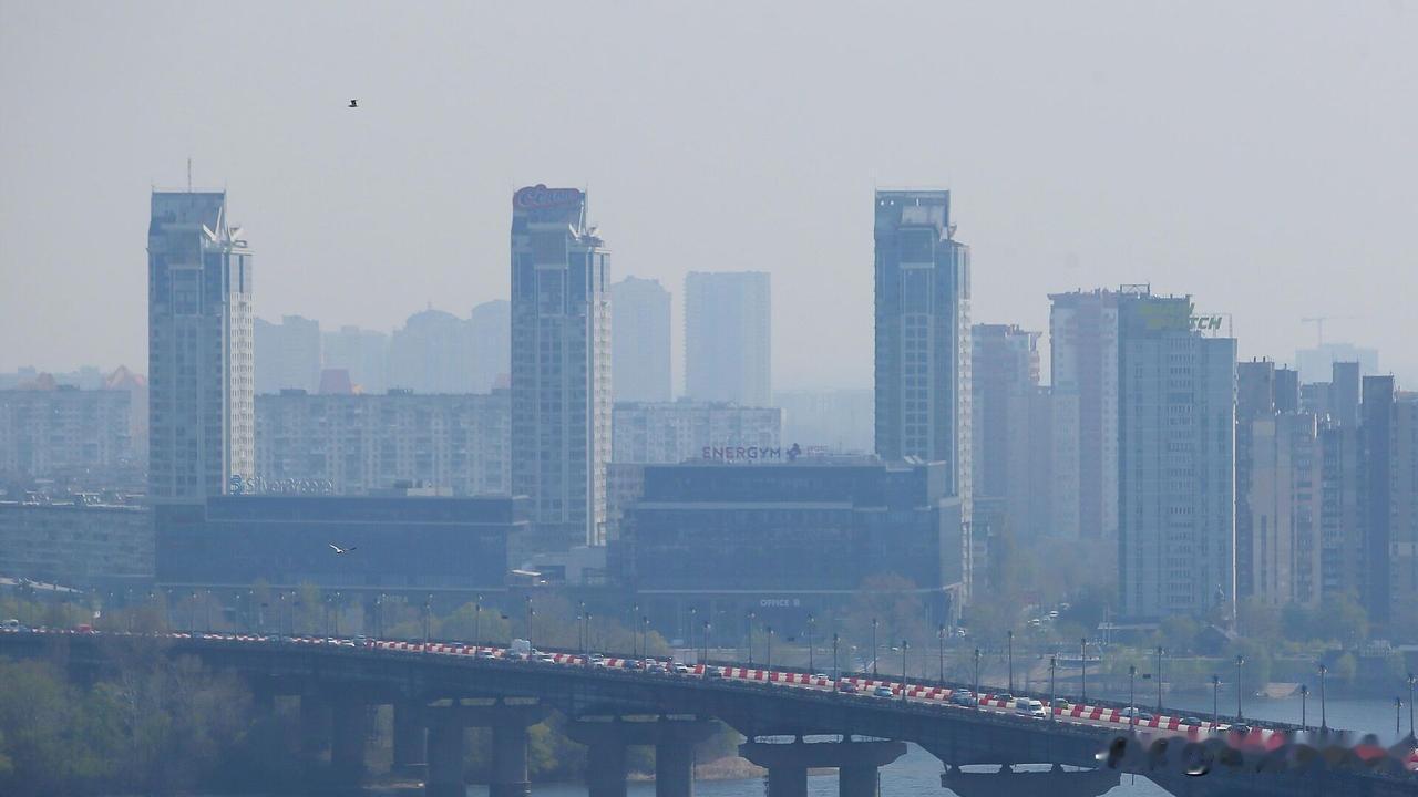 乌克兰全部国有火电站停运 电力生产陷入瘫痪

乌克兰"中央能源"公司宣布，周六，