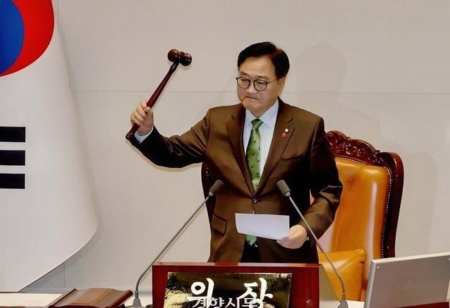 日本的天终于塌了实际上，日本也没有想到，一番错误的言论竟然会引起如此重大的危机！