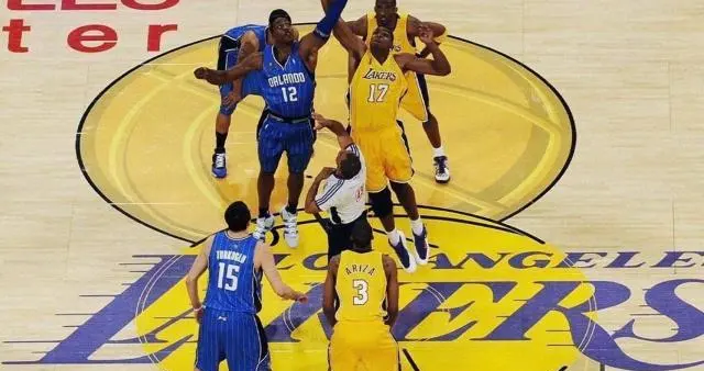 经典回归！NBA总决赛地板将绘制总冠军金杯