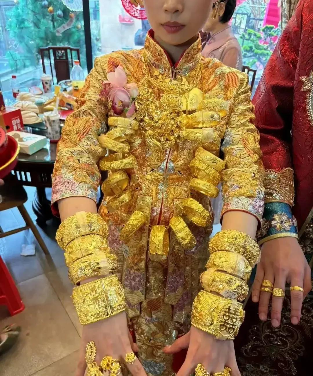 佛山本地独生女嫁给外地打工小伙，男方自称“小叔子”，拍视频说婚后直接住进岳父母全