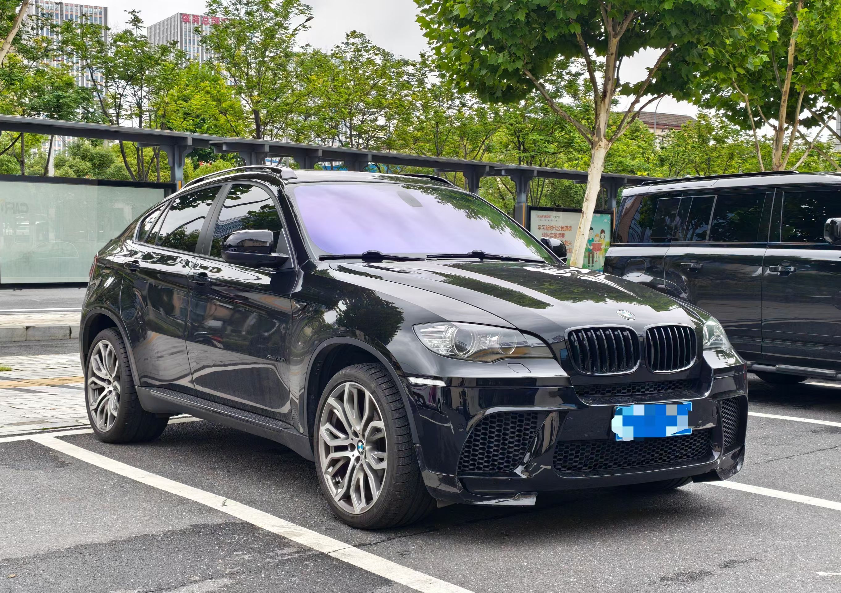 宝马X6，还带套件…..现在只要2.88万说实话，开个半年也不会亏多少钱，买台3