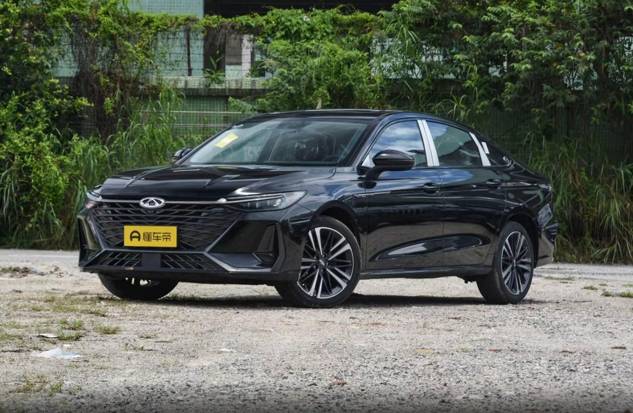 如果你正琢磨着花6-10万买一台靠谱的二手家轿，又不想被合资品牌“低配抠门”劝退