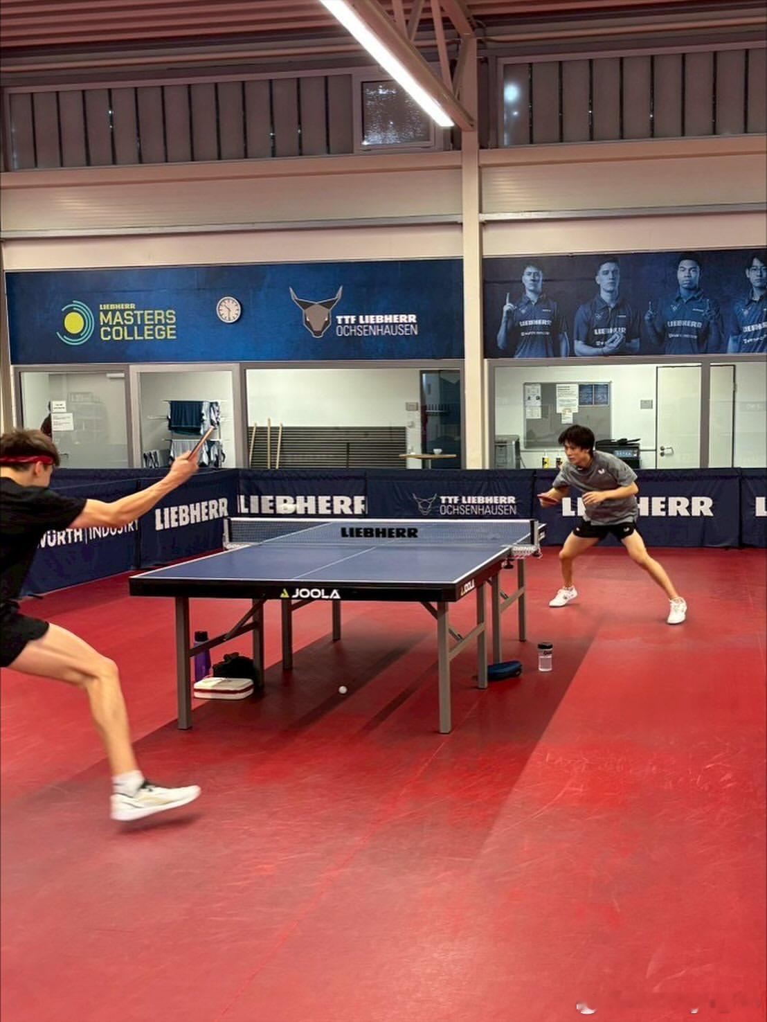 户上隼辅在奥森豪森俱乐部的训练和日常 