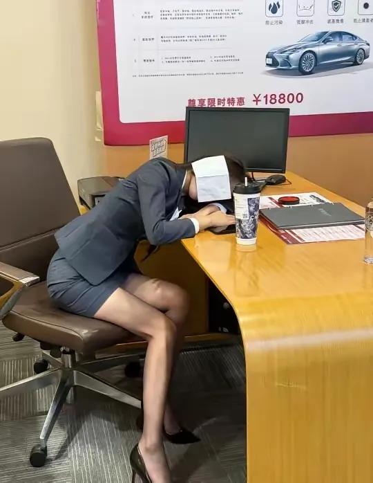 现在这个市场，经济可以说是很低迷的。在汽车的行业里，也是没有多少销量的，因为大家
