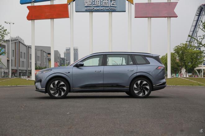 新能源SUV市场再添一员大将，东风奕派eπ008正式亮相并上市—这款车型被精准定